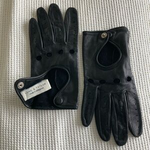 Leather driving gloves